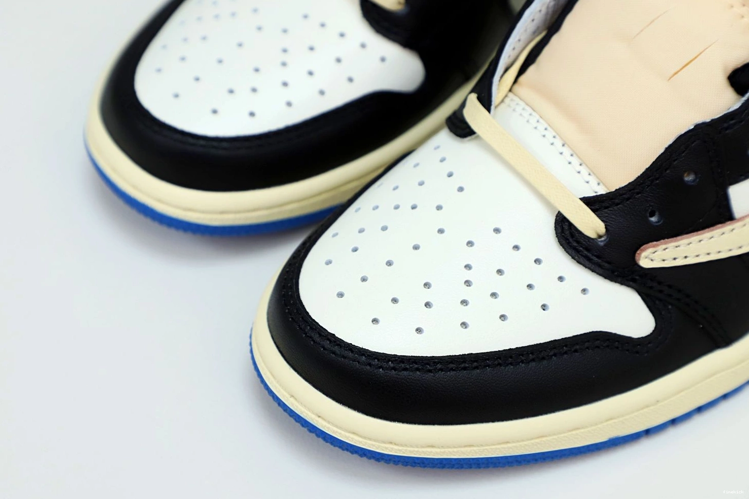 FRAGMENT TRAVIS X LOW JORDAN 1 SCOTT X AIR DESIGN 1210